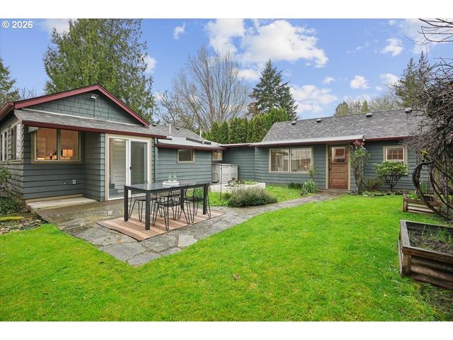 7404 Sw 53RD Ave, Portland, OR 97219