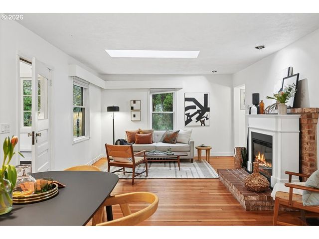 7404 Sw 53RD Ave, Portland, OR 97219