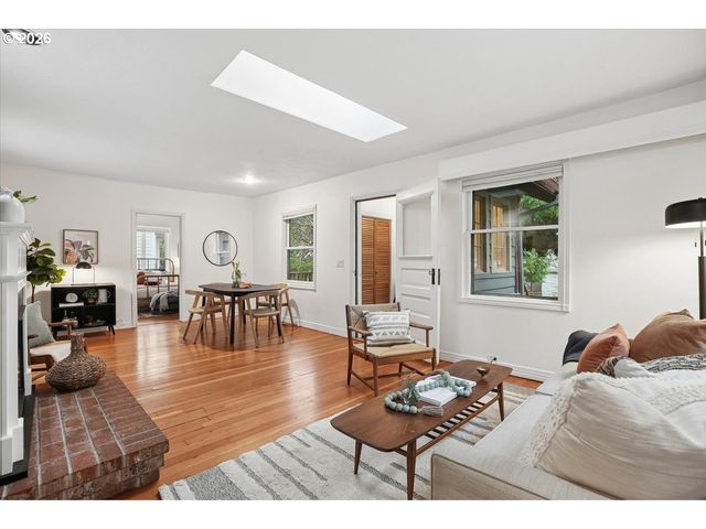 7404 Sw 53RD Ave, Portland, OR 97219