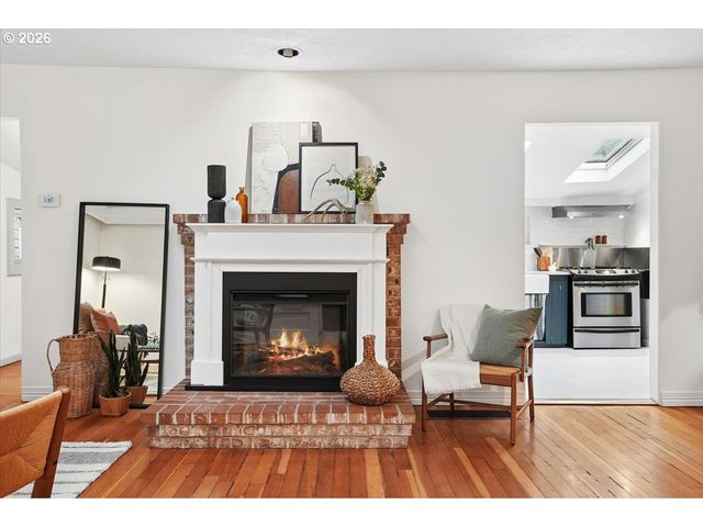 7404 Sw 53RD Ave, Portland, OR 97219