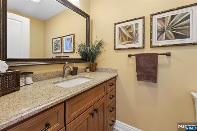 53 Van Blarcom Lane, Wyckoff, NJ 07481