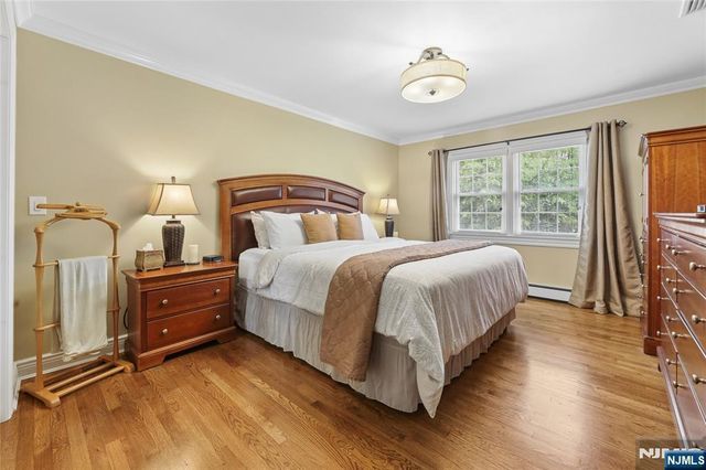 53 Van Blarcom Lane, Wyckoff, NJ 07481