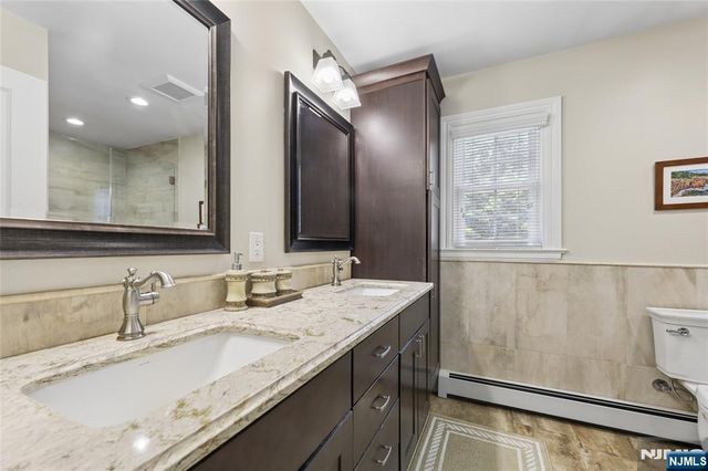 53 Van Blarcom Lane, Wyckoff, NJ 07481