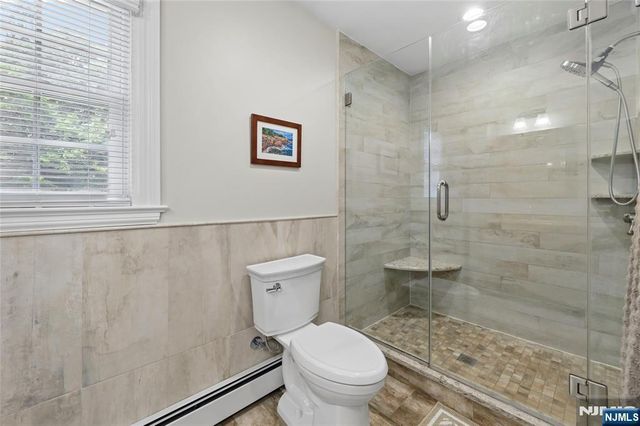 53 Van Blarcom Lane, Wyckoff, NJ 07481