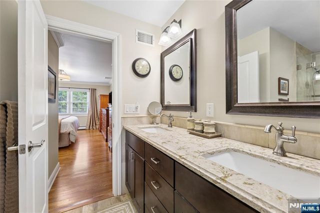 53 Van Blarcom Lane, Wyckoff, NJ 07481