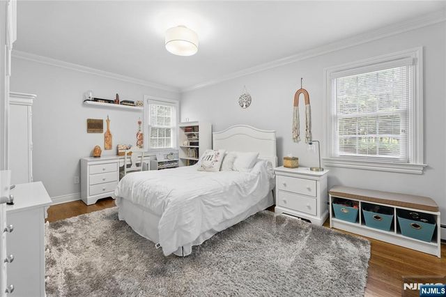 53 Van Blarcom Lane, Wyckoff, NJ 07481