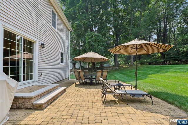 53 Van Blarcom Lane, Wyckoff, NJ 07481