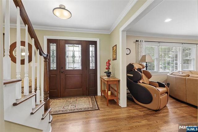 53 Van Blarcom Lane, Wyckoff, NJ 07481