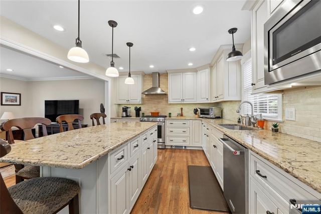 53 Van Blarcom Lane, Wyckoff, NJ 07481