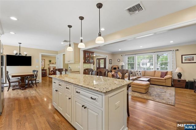 53 Van Blarcom Lane, Wyckoff, NJ 07481