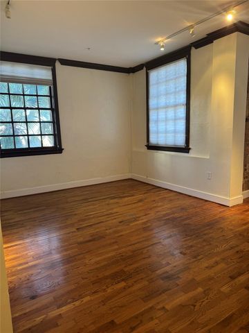 621 21st Street 302, Galveston, TX 77550