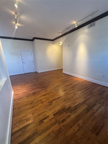 621 21st Street 302, Galveston, TX 77550