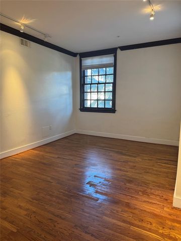 621 21st Street 302, Galveston, TX 77550