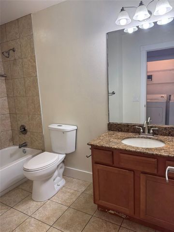 621 21st Street 302, Galveston, TX 77550
