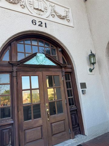 621 21st Street 302, Galveston, TX 77550