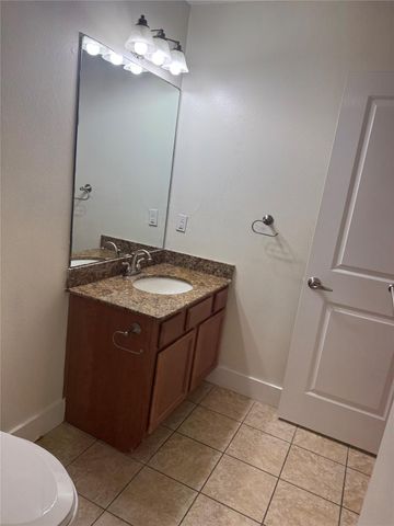 621 21st Street 302, Galveston, TX 77550
