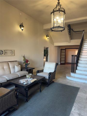 621 21st Street 302, Galveston, TX 77550
