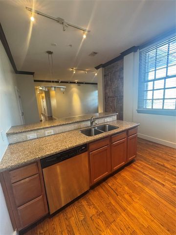 621 21st Street 302, Galveston, TX 77550