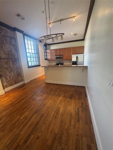 621 21st Street 302, Galveston, TX 77550