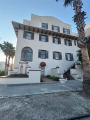 621 21st Street 302, Galveston, TX 77550