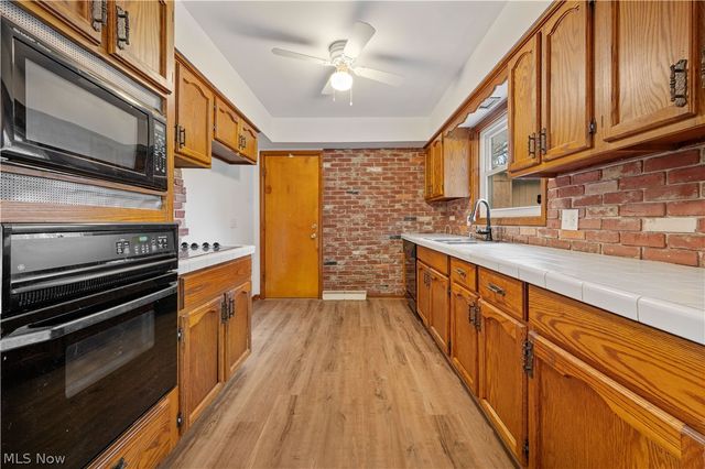 2862 Byron Drive, North Canton, OH 44720