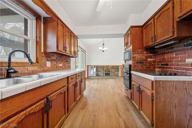 2862 Byron Drive, North Canton, OH 44720