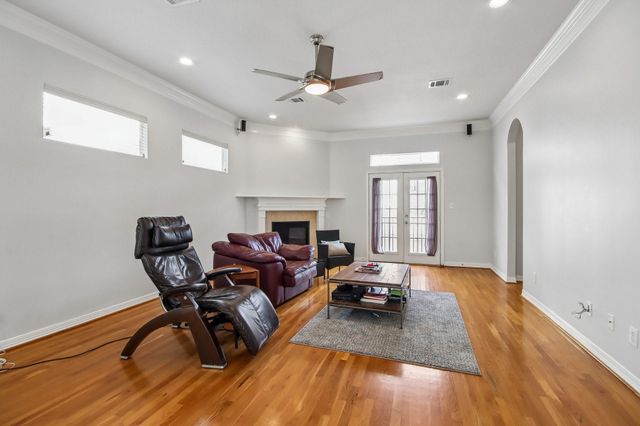 810 Malone Street, Houston, TX 77007