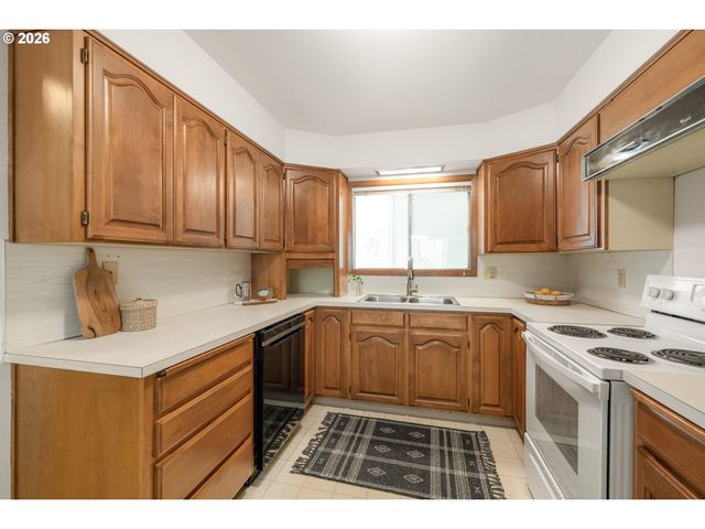 9025 Sw AVERY St, Tualatin, OR 97062