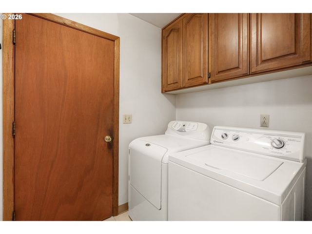 9025 Sw AVERY St, Tualatin, OR 97062