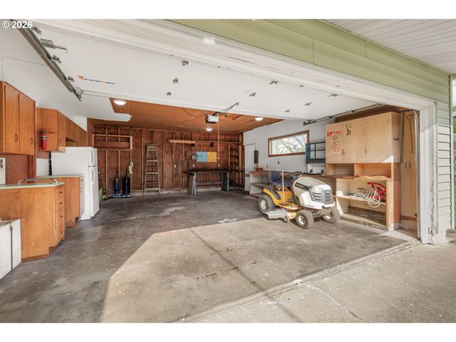 9025 Sw AVERY St, Tualatin, OR 97062