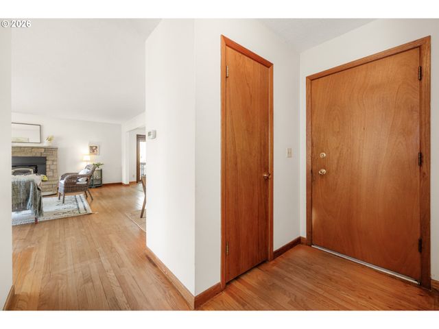 9025 Sw AVERY St, Tualatin, OR 97062