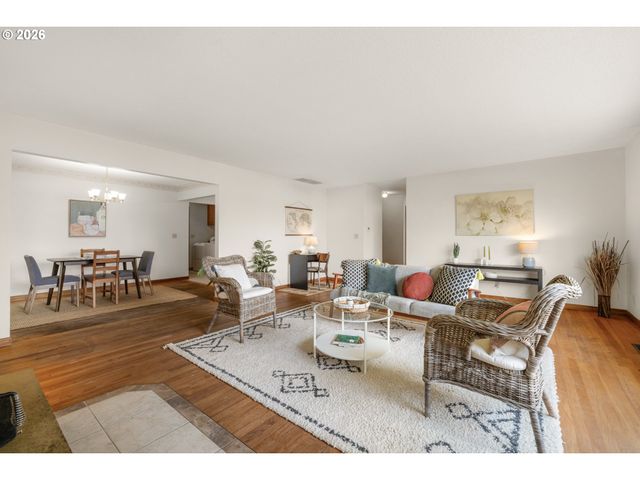 9025 Sw AVERY St, Tualatin, OR 97062