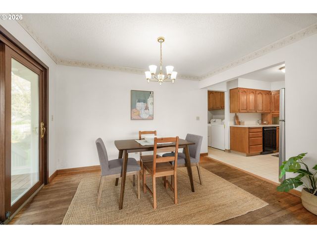 9025 Sw AVERY St, Tualatin, OR 97062