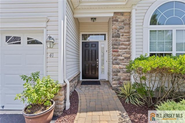 41 Draw Bridge Drive, Monroe, NJ 08831