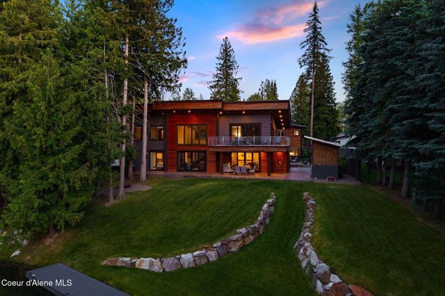 37 Birch Haven Dr, Sagle, ID 83860