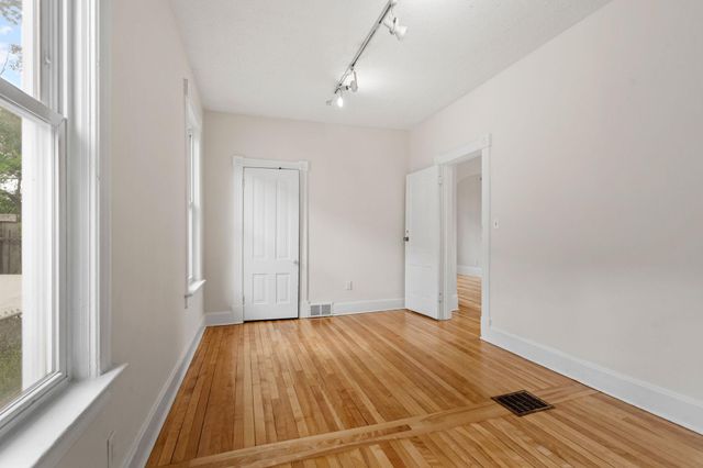 346 Geranium Avenue E, Saint Paul, MN 55130