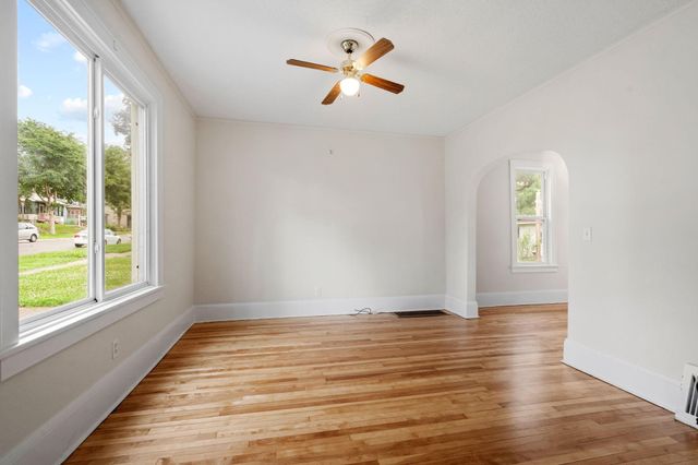 346 Geranium Avenue E, Saint Paul, MN 55130