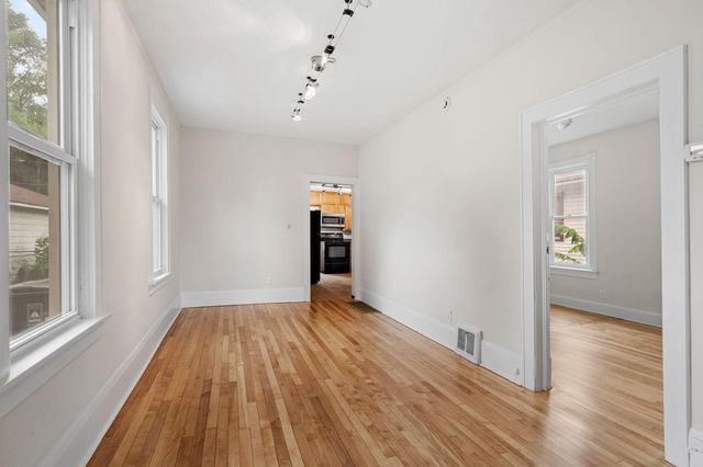 346 Geranium Avenue E, Saint Paul, MN 55130