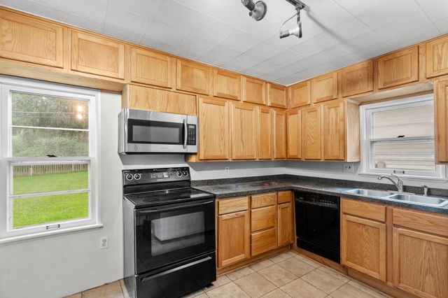 346 Geranium Avenue E, Saint Paul, MN 55130
