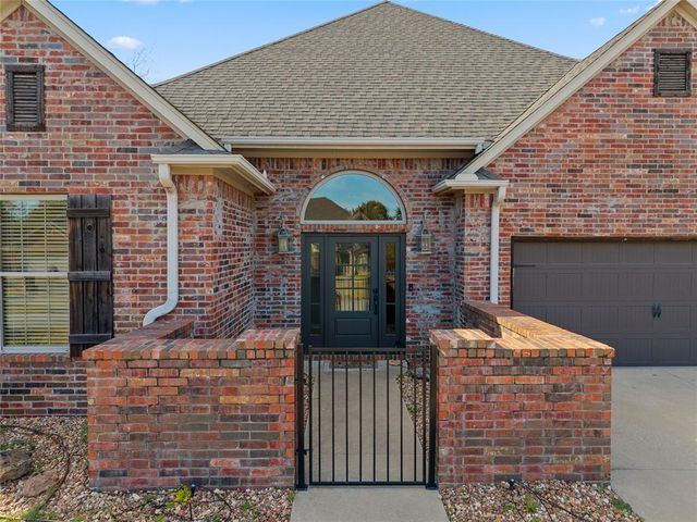 835 Sunset Court, Ardmore, OK 73401