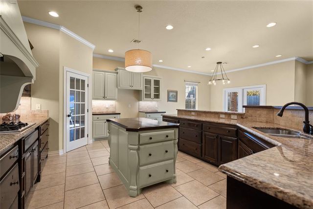 835 Sunset Court, Ardmore, OK 73401