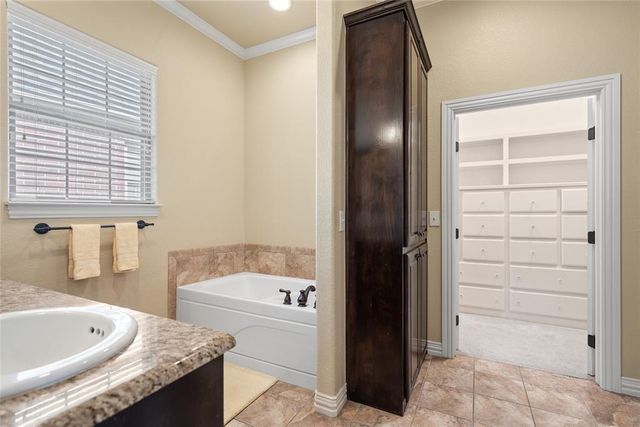 835 Sunset Court, Ardmore, OK 73401