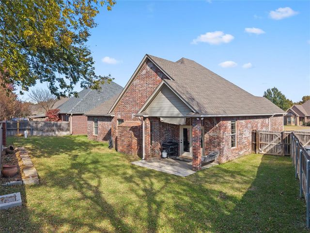 835 Sunset Court, Ardmore, OK 73401