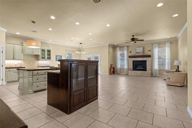 835 Sunset Court, Ardmore, OK 73401