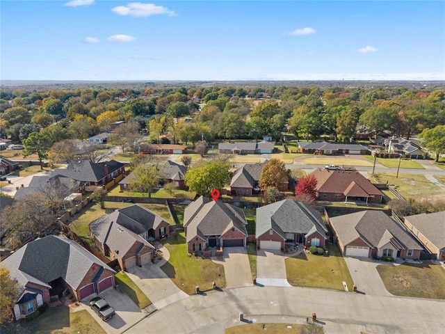 835 Sunset Court, Ardmore, OK 73401