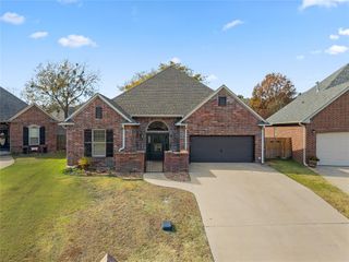 835 Sunset Court, Ardmore, OK 73401