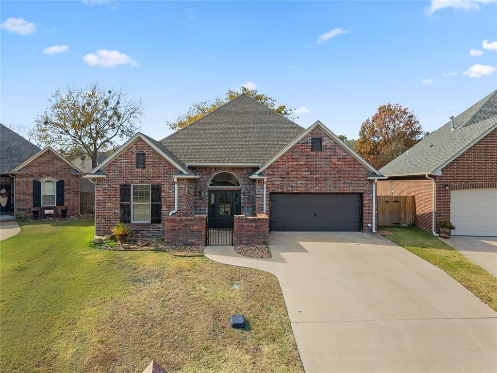 835 Sunset Court, Ardmore, OK 73401
