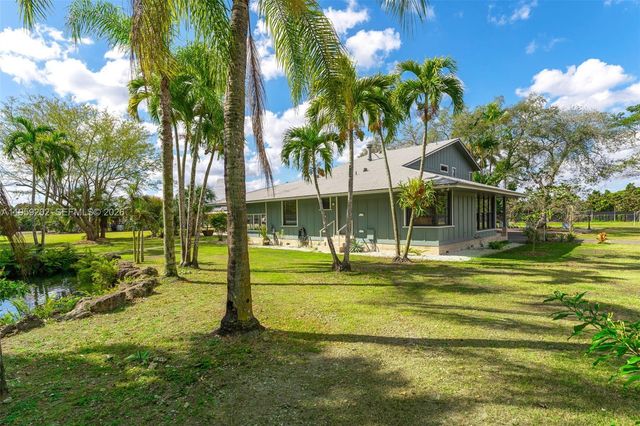 19820 SW 244th St, Homestead, FL 33031