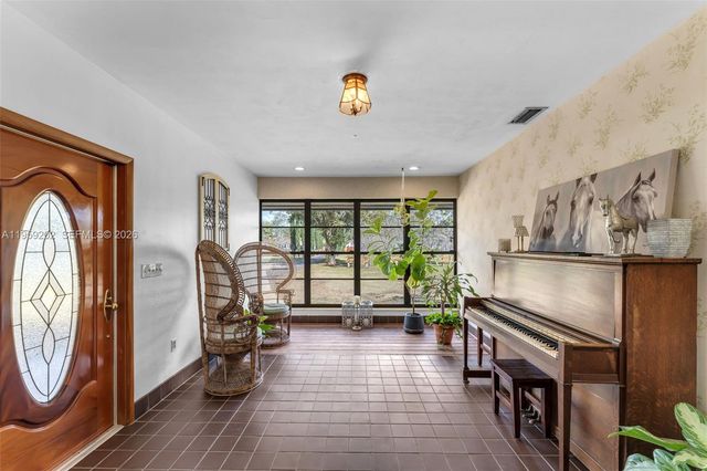 19820 SW 244th St, Homestead, FL 33031