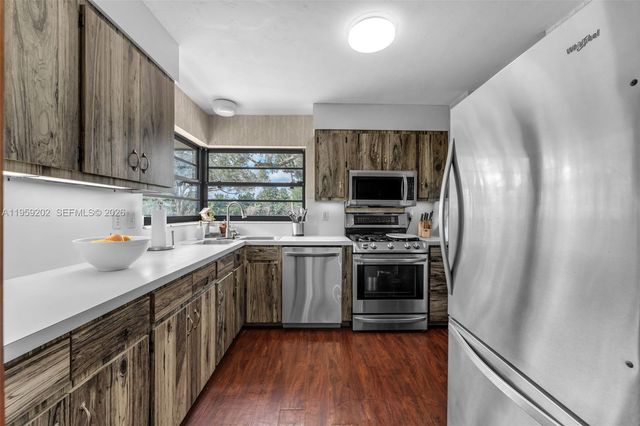 19820 SW 244th St, Homestead, FL 33031